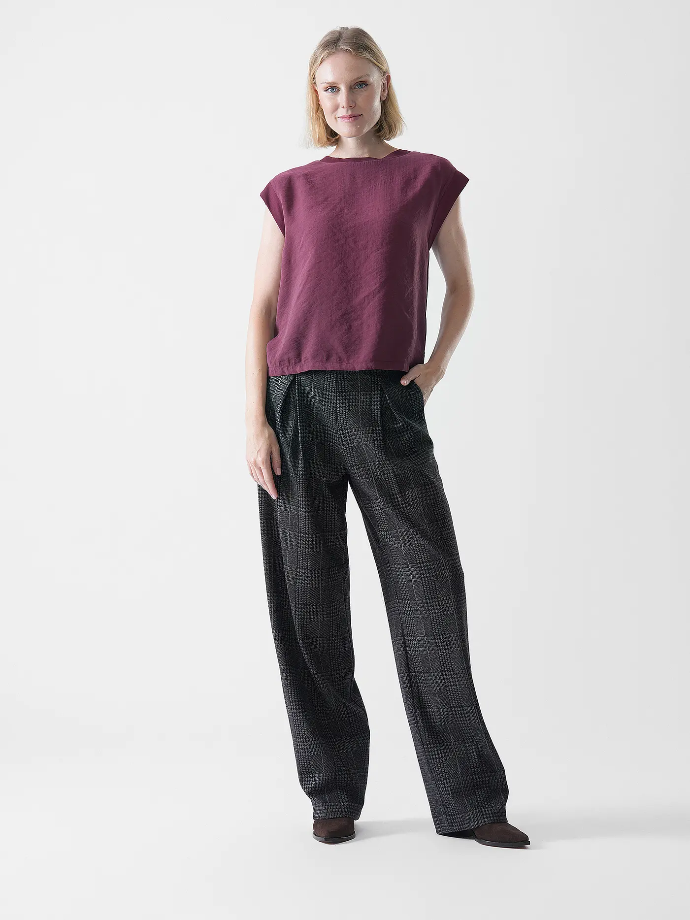 CAMBIO | Chino ELEONOR JOGG | 